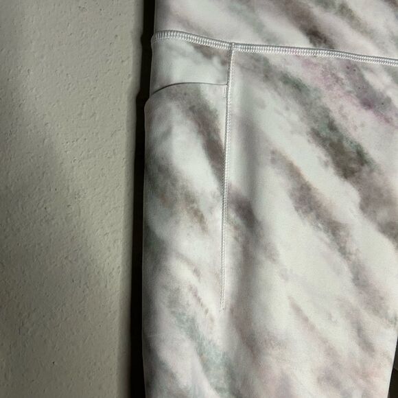 Athleta Salutation Stash Pocket II 7/8 Tight Size S - Picture 5 of 13